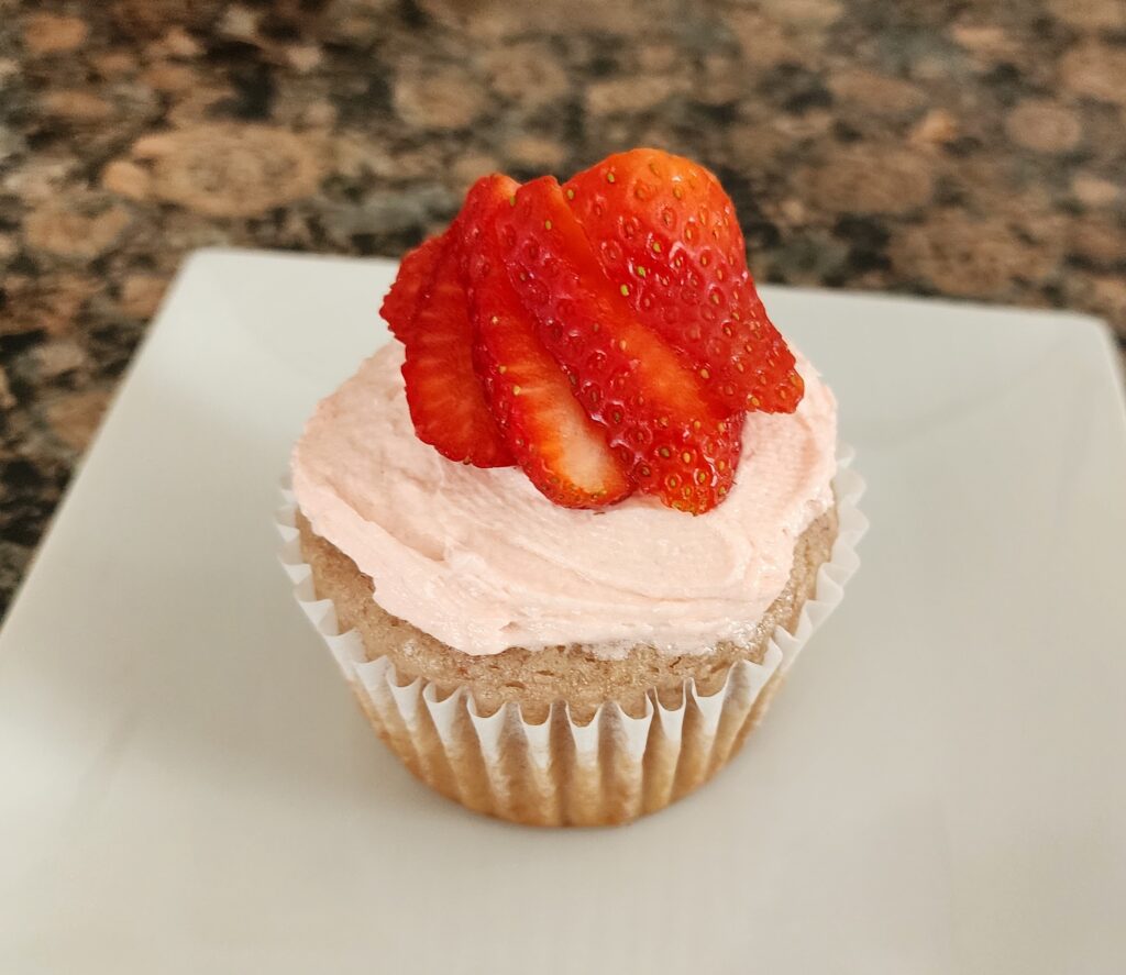 vegan strawberry lemon cupcakes
